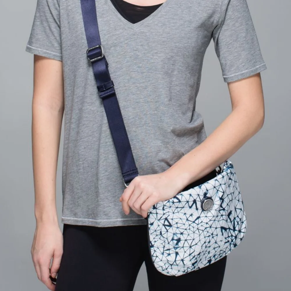 Lululemon Travelling Yogini Rucksack in Star Crushed White Deep Navy/Naval Blue